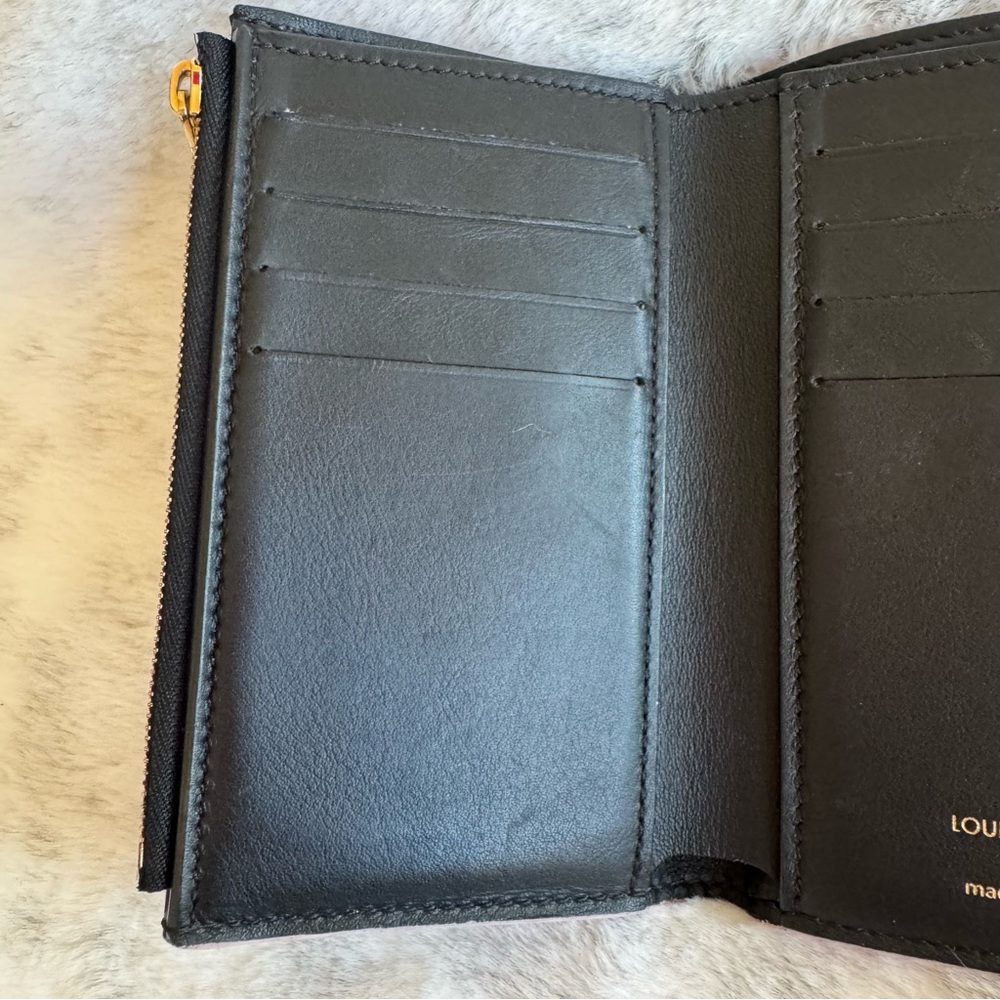 Louis Vuitton Capucines Compact Wallet - Black with Ballerina Pink Edging P0303 - Picture 10 of 17